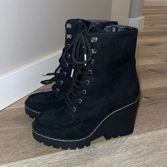 Boots - Picture 1 of 6